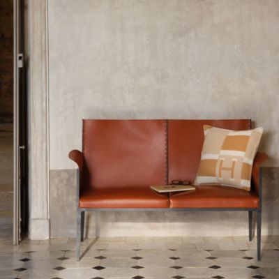 ホームテキスタイル：プレード、クッション、カシミヤ | Hermès